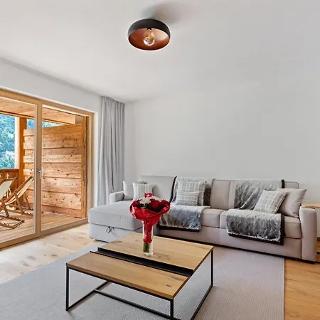 Le Montagnier By Mrs Miggins *